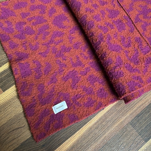 Athleta Morro Cozy Leopard Scarf in Dried Cinnamon - Picture 4 of 6